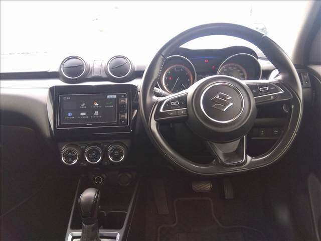 ☆ワンオーナー☆4WD☆純正メモリーナビ☆フルセグ☆Bluetooth☆デュアルセンサーブレーキサポート☆アダプティブクルーズ☆オートライト☆車線逸脱警報☆ステアリングスイッチ☆前席シートヒーター☆