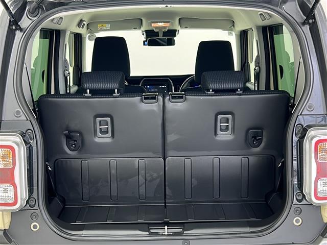 【トランク】積み込みやすくて、たっぷり積める荷室です。シートアレンジできるものは、乗車人数と荷物の量や大きさによってシートを動かすことができるので、より快適なドライブが可能です！