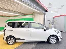 禁煙車です！また、ミラーウインカー・プライバシーガラス付きです！