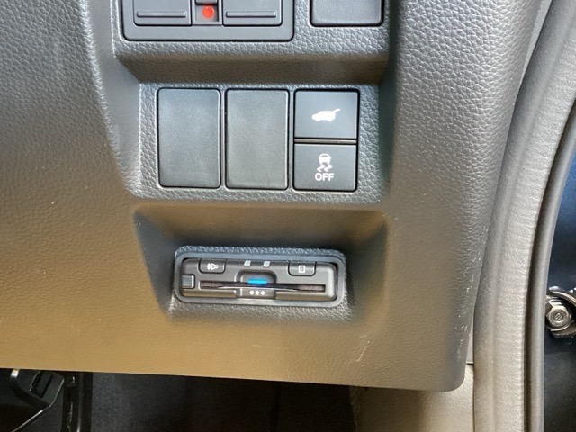 ETC付いてます。ETCが使用可能な道路通行料はキャッシュレスでスマートに走行できます。再セットアップして納車致します。