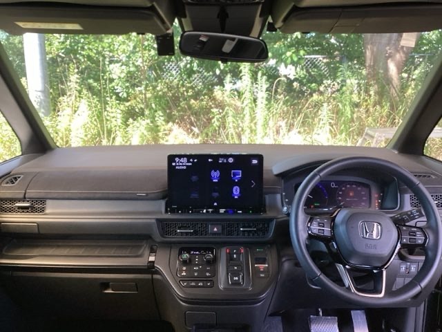 先進の安全運転支援機能【Honda SENSING】を搭載。衝突軽減ブレーキや誤発信抑制機能など様々な機能で安全運転をサポートします。機能一覧はHondaオフィシャルサイトで確認できます。