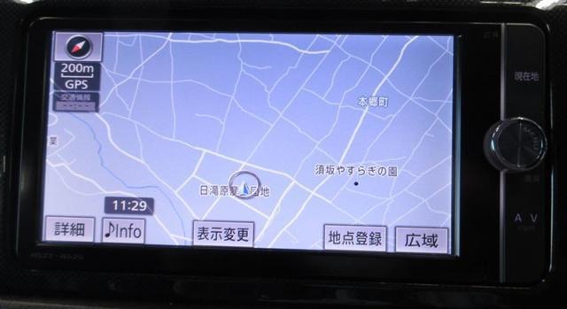 ナビは純正品。フルセグテレビ・CD・DVD・Bluetooth・SDオーディオ対応です。