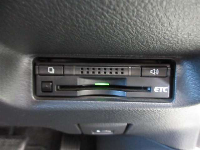 スムーズにゲート通過でき、休日・深夜割引も適用されるETC（音声案内機能付）