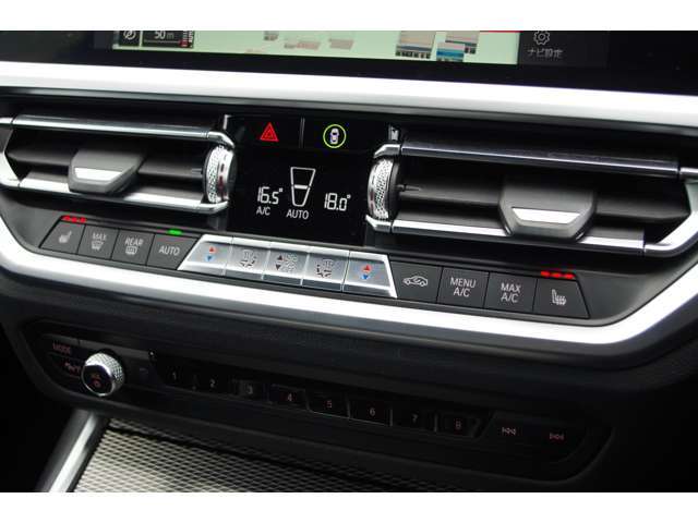 ご遠方の場合でも、下取り車両の金額を概算でお出しすることは可能でございます。車検証をお手元に、走行距離をご確認の上お問い合わせくださいませ。