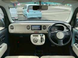 すっきりシンプルなインパネ周りです♪