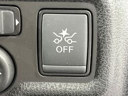 【エマージェンシーブレーキ】走行中に前方の車両等を認識し、衝突しそうな時は警報とブレーキで衝突回避と被害軽減をアシスト。より安全にドライブをお楽しみいただけます。