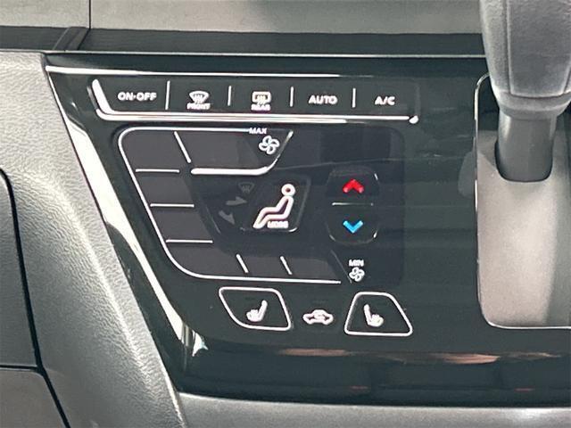 前席シートヒーター機能付きなので寒い冬など特に便利です！女性には嬉しいですね♪