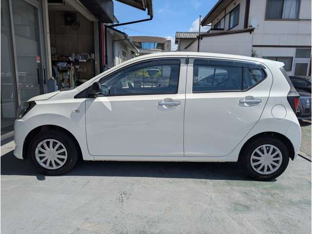 納車前にポリッシャーでの磨きを行っております！大変ご好評を頂いております♪驚くほどピッカピカになりますよ！