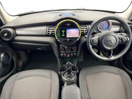 輸入車グループ総在庫数約2，000台！全国の系列店からメーカー・車種問わずご紹介出来るので、あなたにピッタリのお車が見つかるはずです♪まずはお問い合わせ下さい☆