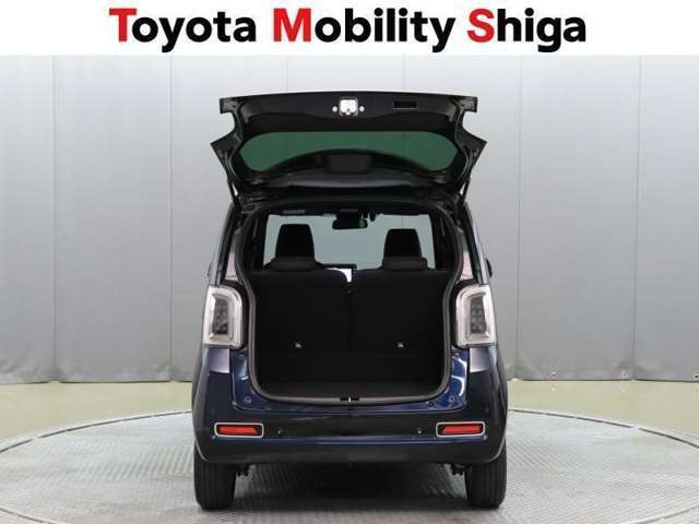 荷室スペ-スも十分確保しております。
