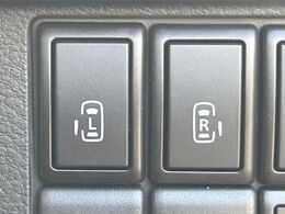 【両側パワースライドドア】スマートキーや運転席のスイッチで後席両側スライドドアの開閉が可能♪電動だから力を入れてドアを開ける必要が無く、小さなお子様でも簡単に開け閉めでき快適です♪