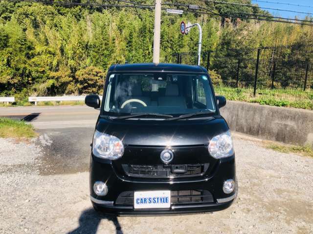 正面の写真でございます。ヘッドライト少しくすみ有りますがまだ奇麗です！