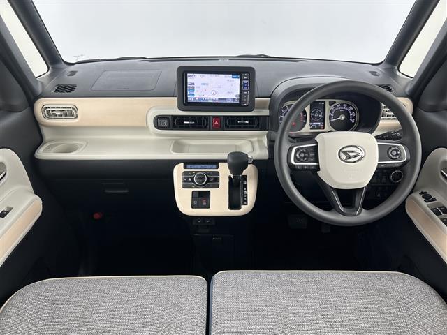 【インパネ全体】全方位で視界が広く、高い目線で運転もしやすいです！