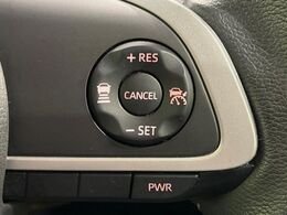 【アダプティブクルーズコントロール】高速道路での長距離走行が楽に！！自動で速度を保つクルーズコントロールが、衝突軽減システムと連携し、前方の車両を感知して車間を保つように速度調節してくれます！！