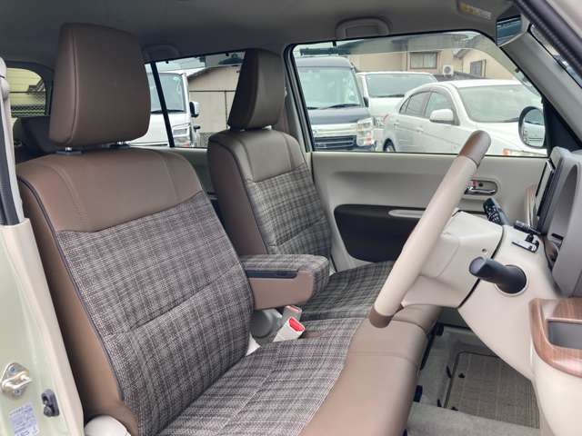 【充実した保証と質の高い整備】中古車は納車前の質の高い整備とメンテナンスが非常に重要です。幅広い保証はもちろん「新車感覚でお乗りいただける」よう、研修をうけた質の高い整備を納車前に実施しています☆