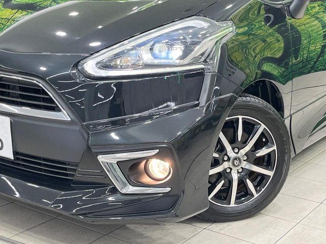【LEDヘッドライト】悪天候や夜間走行時も良好な視界を確保し安心して運転できる高輝度LEDヘッドライトを装備！点灯速度が早く、消費電力も抑えられています。