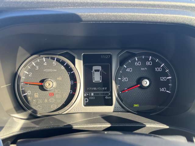 スマートなホイールキャップ装備です。