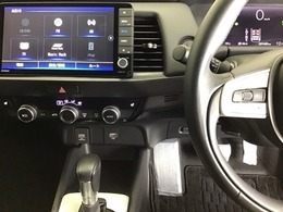 ホンダ純正メモリーナビ搭載なので、遠方へのドライブもお任せ下さい！ステアリング左手側にオーディオ関連のコントロールスイッチを配置しています。操作時は視線を逸らすことなく運転に集中できます