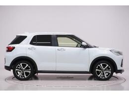 県内13店舗にて常時500台以上ダイハツ車を展示中です。見て、触って、納得のいく一台をぜひ見つけてください。