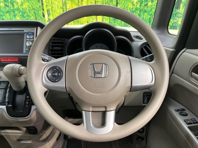 【ステアリングスイッチ】運転中、前方から目線をそらすことなく、オーディオ等の操作が可能な便利機能！安心＆快適なドライブを演出してくれます♪