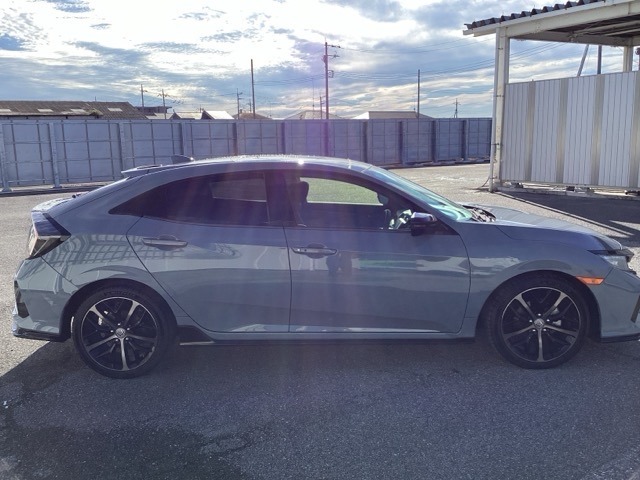 車両状態証明書付き車両です。車両状態の検査結果を点数で表示しております。1台1台プロの目で事細かにチェックしている車両ですので、ご安心してお買い求めしていだけます。