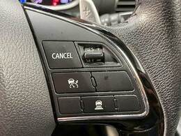 【アダプティブクルーズコントロール】高速走行時に前方のお車を追従してくれるので、長距離ドライブの疲労は大きく軽減されます。