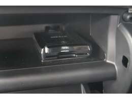 助手席グローブボックス上部にETC車載器装備　高速料金の支払いもスイスイと