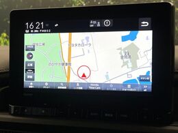 【メーカー純正9インチナビ】インテリアに溶け込むスタイリッシュな「専用設計」メーカーナビを装備♪視認性や操作性など基本性能にも優れ、より上質なカーライフをお楽しみいただけます。