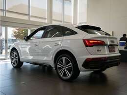 グレイシアホワイトメタリック