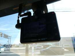 今では必需品のドライブレコーダー♪万が一の時の証拠に！！前後タイプの取り扱いも御座います♪お気軽にご相談下さいませ♪