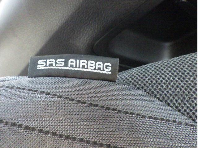 フロントシートSRSサイドエアバッグが装備されています。もしもの時に守ってくれます！！