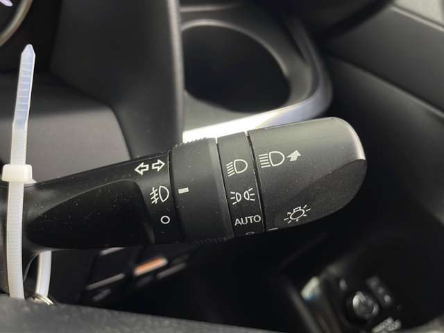 【運転席操作部】『運転席周辺の装備』の画像になります。快適なドライブを楽しむための機能が装備されています！運転席から触れるので使いやすいです！