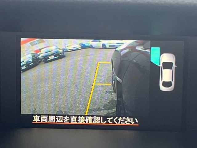 【サイドカメラ】停車・駐車時に死角になりがちな運転席から見えづらい部分の障害物を確認できます！雨天時や夜間などは特に活躍してくれるアイテムです。