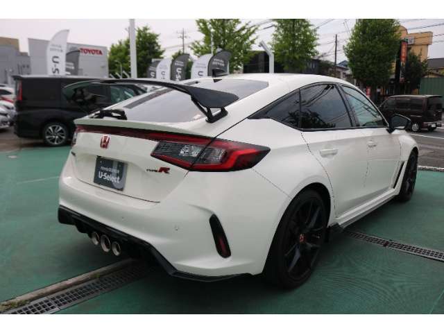 自社整備工場にてHonda車に精通したメカニックが徹底した納車整備を実施し、消耗した部品等は交換し記録簿に記載しますので安心してご使用いただけます。もちろん追加料金は頂きません◎
