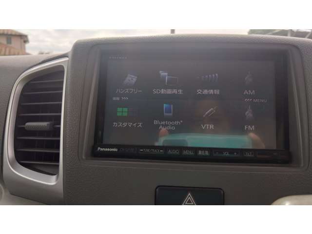 お車をご購入時に必要なものは、普通車は印鑑証明と実印、軽自動車は住民票と認印になります。オートローンをご希望のお客様は運転免許証コピーが必要となります。仮審査も20分程度で可能です。