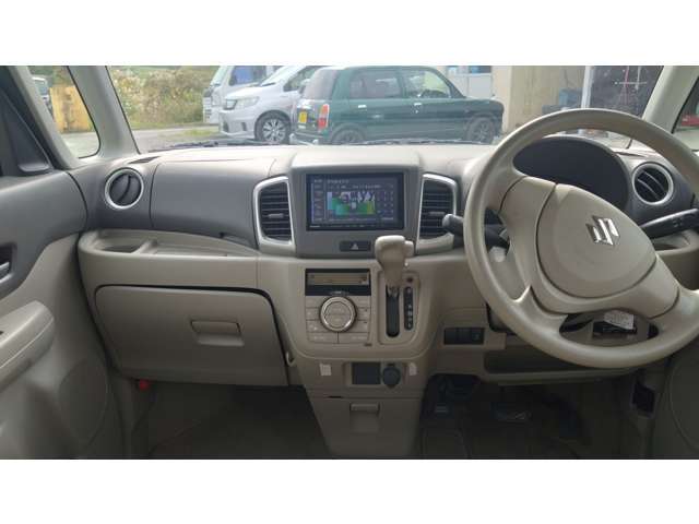 中古車の一般的な保証は、エンジンやミッションなどの主要箇所しか保証対象にならないのですが、当店ではあきらかな故障はすべて保証対応致します。【ナビ、オーディオ、消耗部品、経年劣化は保証対象外】