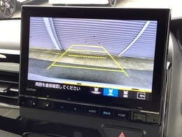 バックカメラも装備しております。車庫入れの苦手なお客様も安心！重宝してくれます！