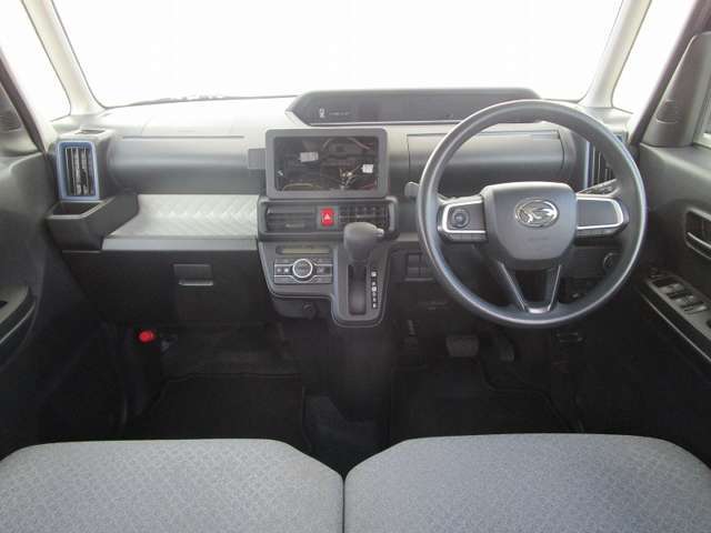 天井高のある広ーい室内空間！シートの破れやほつれ等々ありませんのでご安心を！