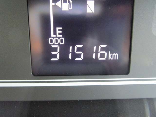 走行距離はご覧の通り！半年に一度のオイル交換・一年ごとの法定点検もバッチリ実施済み！エンジン機関も快調です！