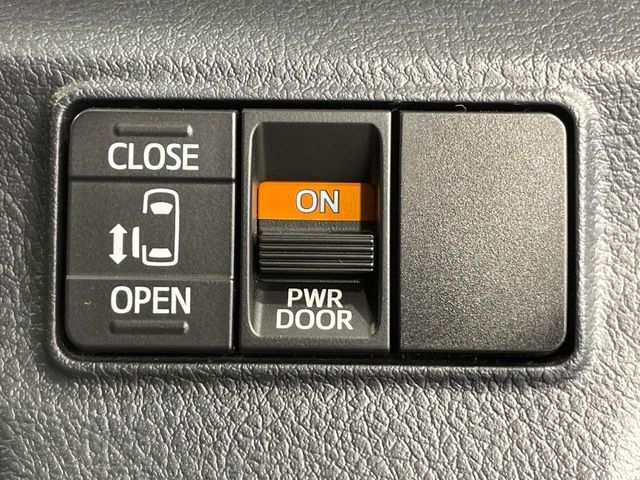 【パワースライドドア】スマートキーや運転席のスイッチでスライドドアの開閉が可能♪電動だから力を入れてドアを開ける必要が無く、小さいお子様でも、重い荷物を持っている時もラクに開け閉めできます♪