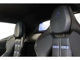 レザー仕上げのデイトナストライプ￥77000