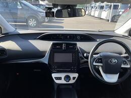 展示場とドルフィネットから全国のお車をお探しいただけます！もちろん遠方車両のお取り寄せ、遠方でのご納車も是非ご相談ください！！