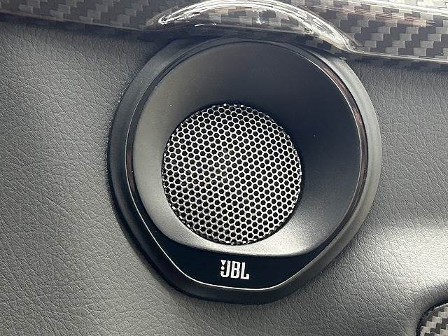 【JBLスピーカー】オプションの高音質スピーカーを搭載しております。良質な音源の【JBLプレミアムサウンドシステム】搭載。ワンランク上の空間をお楽しみください。
