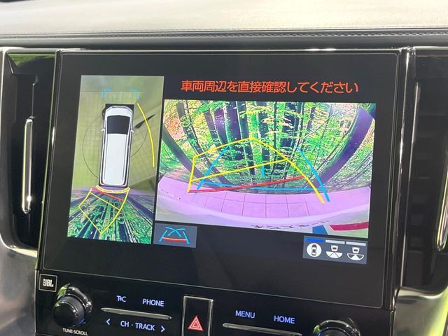 【パノラミックビューモニター】専用のカメラにより、上から見下ろしたような視点で360度クルマの周囲を確認することができます☆死角部分も確認しやすく、狭い場所での切り返しや駐車もスムーズに行えます。