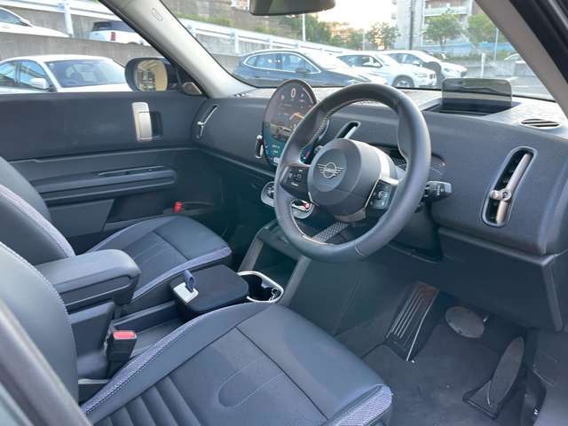 国道246号線沿い、南町田グランベリーパーク駅すぐ。MINI NEXT 東名横浜/〒194-0004 東京都町田市鶴間5-18-1/TEL：042-788-8027