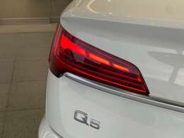 遠くまでしっかりと照らすライトの技術には定評があります。マトリクスLEDやダイナミックターンインディケータ等の技術をいち早く市場に投入してきました！