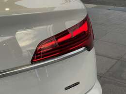 遠くまでしっかりと照らすライトの技術には定評があります。マトリクスLEDやダイナミックターンインディケータ等の技術をいち早く市場に投入してきました！