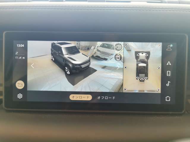 【360°サラウンドカメラ】全周囲のカメラを繋ぎ合わせ上からのアングルを画面上に映し出します。見やすい為バックも安全に運転できます。