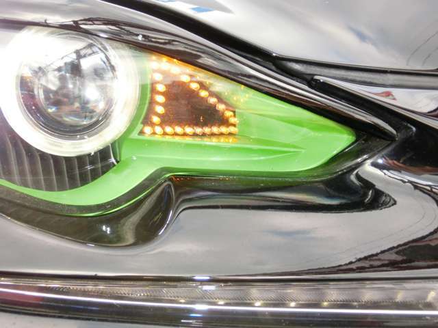 カスタムライト付きでウィンカーの動きとLED特殊加工済み！