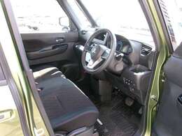 座面も広くゆったり座れます。